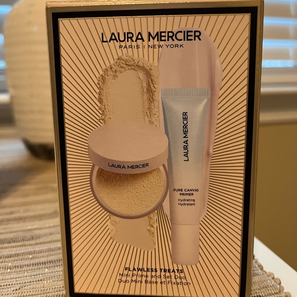 NIB Laura Mercier Flawless Treats Mini Duo Primer and Setting Powder Set